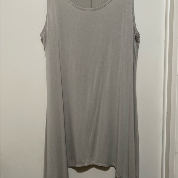 LOGO Layers by Lori Goldstein Gray Crew Neck Tank Top Asymmetric Size M. - Picture 6 of 8